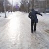 Более 500 человек пострадали от гололеда в Уральске