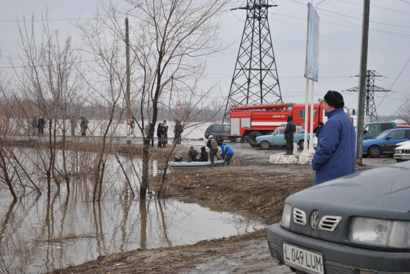 Уральск паводок 2024 год. Потоп в Уральске. Наводнение Уральск 2011. Паводок Уральск апрель 2011 года Западно-Казахстанской. Наводнение в Уральске Казахстан.