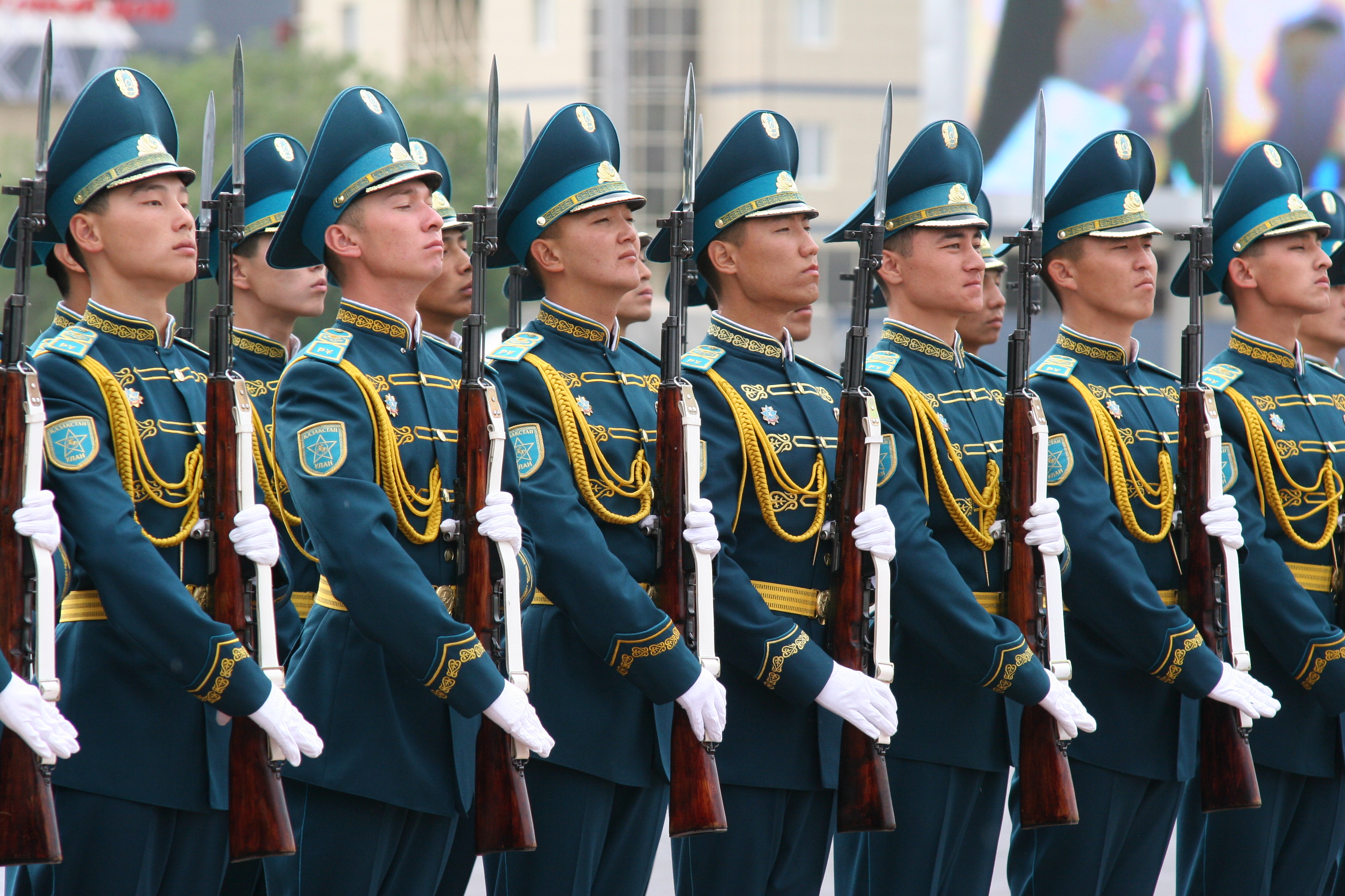 Военно национальные. Президентская гвардия Казахстана. Солдаты Казахстана. Военная форма Казахстана. Форма армии Казахстана.