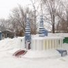 Житель ЗКО Надир Куанаев смастерил скульптуру мечети из снега